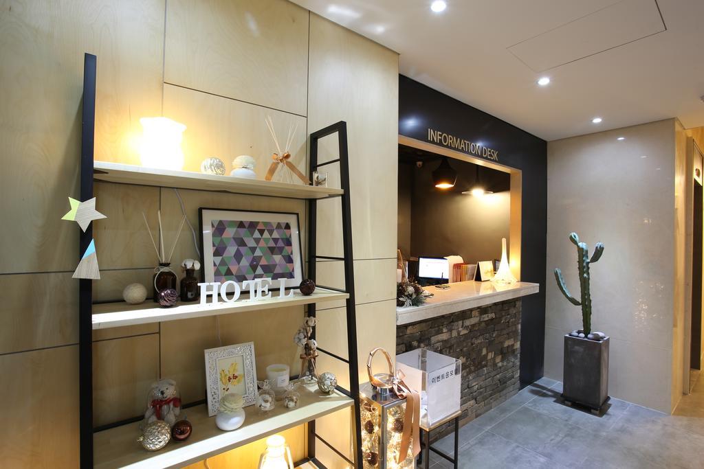 Lexy Hotel Seoul Exterior foto